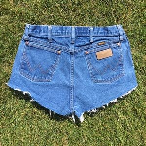 Wrangler Shorts - Wrangler high waist rise wedgie fit jean short vtg Wrangler Shorts - Wrangler high waist rise wedgie fit jean short vtg